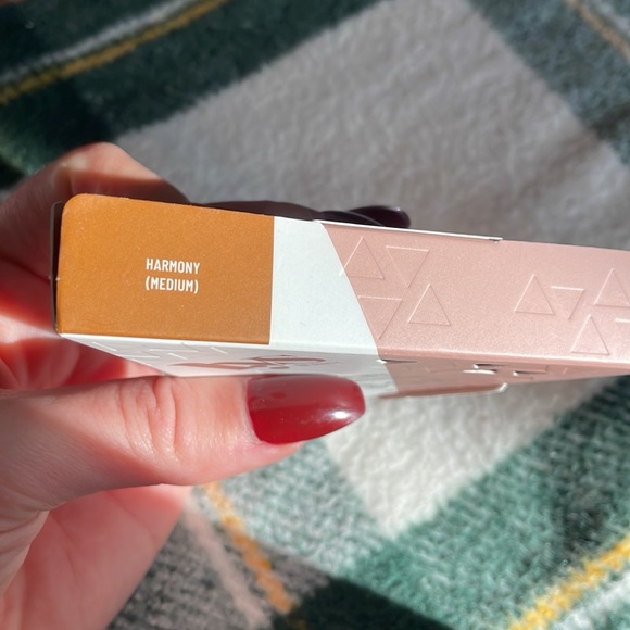 BNIB lys beauty bronzer - Picture 3 of 3